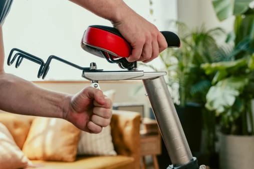 Коммерческий спинбайк Sole SB900 (2023) Коммерческий спинбайк Sole SB900 (2023)