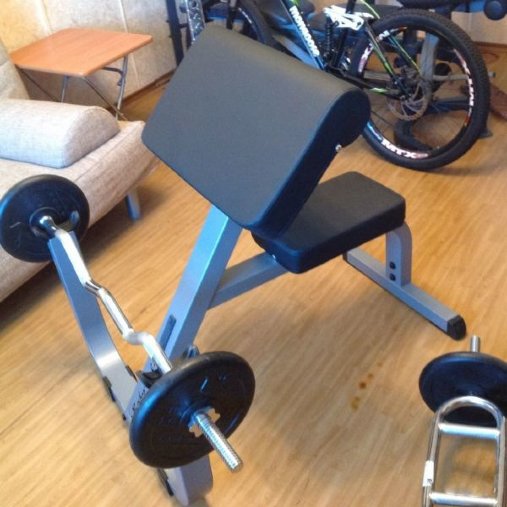 Скамья Скотта Body-Solid GPCB329 с регулируемой по высоте партой Скамья Скотта Body-Solid GPCB329 с регулируемой по высоте партой