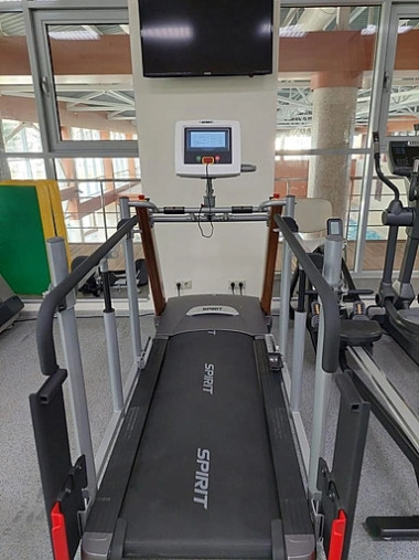 Реабилитационная беговая дорожка SPIRIT LW850 by DYACO (восстановление после инсульта