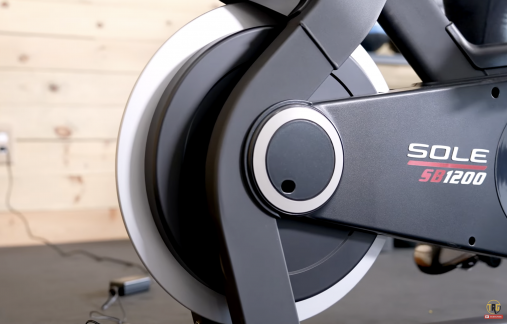 Коммерческий спинбайк Sole SB1200 (2023) Коммерческий спинбайк Sole SB1200 (2023)